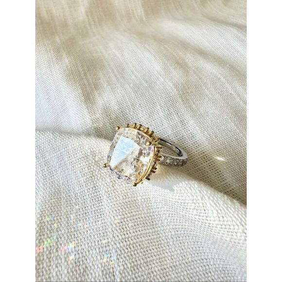 No Brand Jewelry - Gorgeous super sparkly cubic zirconia elongated cushion cut adjustable ring gold